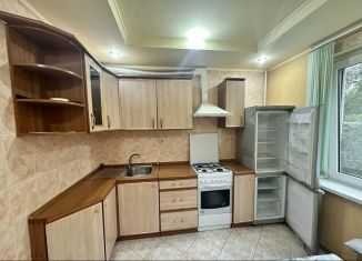 Сдается двухкомнатная квартира, 60 м2, Ставропольский край, улица Маяковского, 5