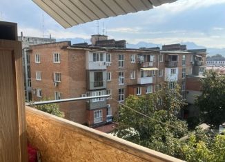 Продается трехкомнатная квартира, 60 м2, Владикавказ, улица Ватутина, 17Б