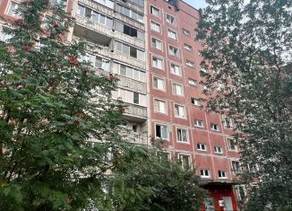 Продается 4-комнатная квартира, 73.5 м2, Санкт-Петербург, проспект Ударников, 19, метро Ладожская