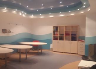 Продается помещение свободного назначения, 50 м2, Тольятти, улица 70 лет Октября, 38