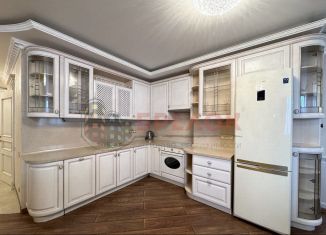 Продам 2-комнатную квартиру, 87 м2, Ростовская область, улица Максима Горького, 13/56