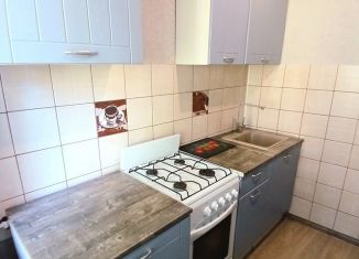 Продается 3-комнатная квартира, 61.6 м2, Рязань, улица Великанова, 13