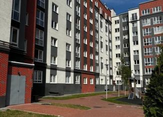 Продам четырехкомнатную квартиру, 55.6 м2, Калининград