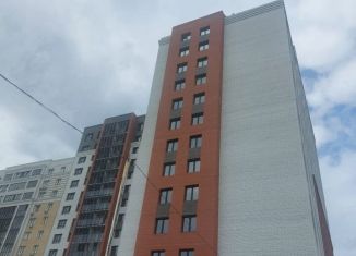 Продаю 3-ком. квартиру, 87.6 м2, Омская область, 5-я Северная улица, 124