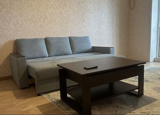 Сдам в аренду 2-ком. квартиру, 65 м2, Дагестан, улица Лаптиева, 79