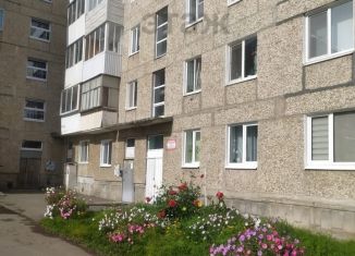 Продам 3-комнатную квартиру, 59 м2, Карпинск, улица Луначарского, 114