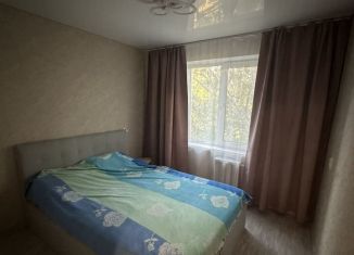 Сдам в аренду 2-ком. квартиру, 43 м2, Екатеринбург, улица Крауля, 75к1