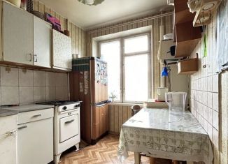 Продаю 1-ком. квартиру, 31 м2, Москва, Ломоносовский проспект, 41, метро Раменки