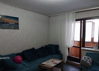 Продается трехкомнатная квартира, 65 м2, Кемеровская область, улица Дружбы, 1