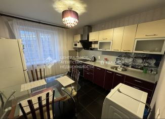 Сдача в аренду 2-ком. квартиры, 86 м2, Рязань, улица Новосёлов, 56к1, Октябрьский район