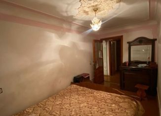 Сдается трехкомнатная квартира, 48 м2, Дагестан, улица Горького, 41