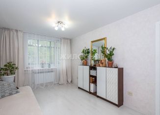 Продается трехкомнатная квартира, 58 м2, Новосибирск, улица Кропоткина, 106/1, метро Гагаринская