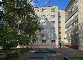 Продам 4-ком. квартиру, 81.7 м2, посёлок Строитель, микрорайон Южный, 6А