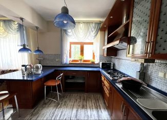 Продам трехкомнатную квартиру, 171 м2, Казань, улица Гагарина, 99