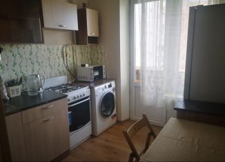 Продам 2-ком. квартиру, 38 м2, Москва, улица Богданова, 32, район Солнцево