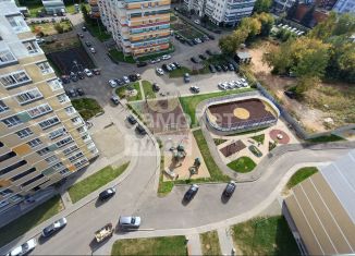 Продается трехкомнатная квартира, 66 м2, Ижевск, улица Ухтомского, 12