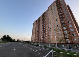 Продажа трехкомнатной квартиры, 83 м2, Грозный, улица Мамсурова, 1