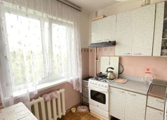 Продам 3-ком. квартиру, 60 м2, Красноярск, улица Александра Матросова, 6, Свердловский район