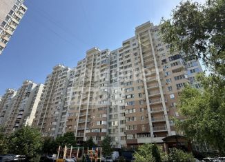 Продается 1-ком. квартира, 52 м2, Краснодар, улица Александра Покрышкина, 4