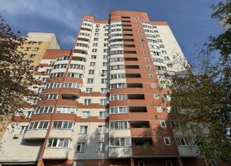 Продажа 4-ком. квартиры, 78.7 м2, Киров, Октябрьский проспект