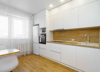 Продается двухкомнатная квартира, 73.5 м2, Ульяновск, улица Радищева, 5