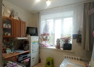 Продажа 2-комнатной квартиры, 55 м2, Северск, Советская улица, 13