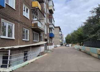 Продаю 3-ком. квартиру, 56 м2, Улан-Удэ, улица Жердева, 7