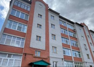 Аренда 2-комнатной квартиры, 65 м2, Рыльск, улица Энгельса, 18А