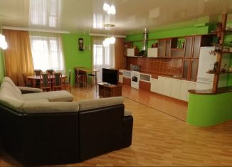 Сдам в аренду 3-комнатную квартиру, 120 м2, Томск, Киевская улица, 15