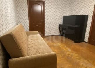 Продается 3-ком. квартира, 49 м2, Москва, улица Красного Маяка, 13к2, метро Южная