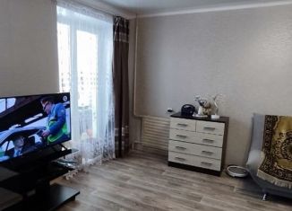 Продаю 1-ком. квартиру, 35 м2, Магнитогорск, улица Труда, 31/3