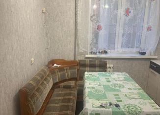 Сдам трехкомнатную квартиру, 70 м2, Белгородская область, микрорайон Дубрава, квартал 1, 8