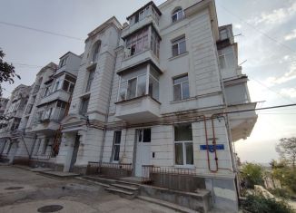 Продается 2-ком. квартира, 52 м2, Севастополь, улица Карла Либкнехта, 79