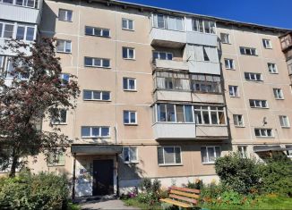 Продажа 2-ком. квартиры, 43.5 м2, Каменск-Уральский, Октябрьская улица, 112