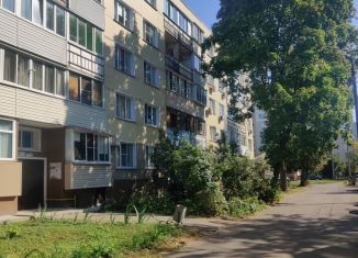 Продаю 2-ком. квартиру, 54 м2, Лосино-Петровский, Октябрьская улица, 18