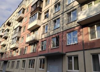 Продажа трехкомнатной квартиры, 58.2 м2, Санкт-Петербург, проспект Металлистов, 25к1, метро Ладожская