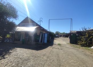 Продам торговую площадь, 1895 м2, Ставропольский край, Армавирская улица, 27