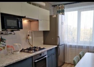 Сдача в аренду трехкомнатной квартиры, 65 м2, Пермь, улица Карпинского, 77