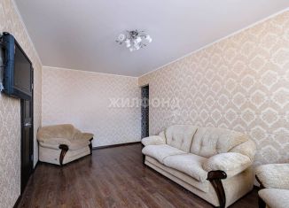 Продается трехкомнатная квартира, 60 м2, Новосибирск, улица Кошурникова, 27, метро Берёзовая роща