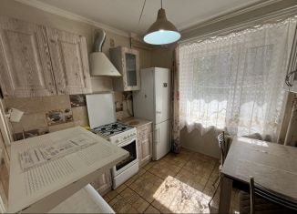 Сдается в аренду 1-ком. квартира, 30 м2, Краснодар, Азовская улица, 11