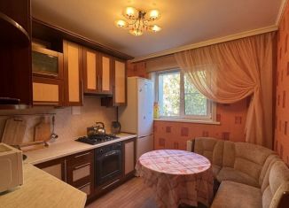 Трехкомнатная квартира в аренду, 70 м2, Коломна, улица Астахова, 31