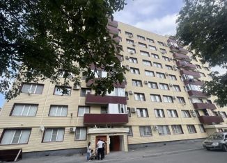 Сдается трехкомнатная квартира, 70 м2, Грозный, 2-й микрорайон, проспект Мохаммеда Али, 3