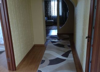 Сдаю трехкомнатную квартиру, 97 м2, Губкин, Севастопольская улица, 57А