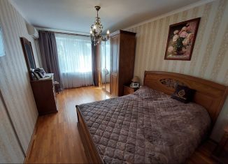 Продается 3-ком. квартира, 67 м2, Ейск, Ясенская улица, 31/1