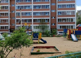 Сдача в аренду 2-комнатной квартиры, 65 м2, Иркутск, улица Белобородова, 8/1