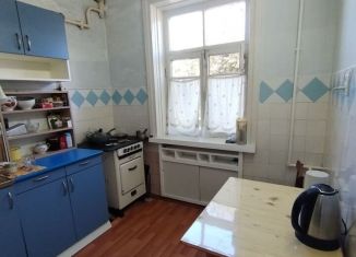 Сдам в аренду 2-ком. квартиру, 40 м2, Армавир, улица Луначарского, 127