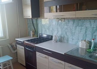 Сдаю в аренду 2-ком. квартиру, 55 м2, Псков, Новгородская улица, 26