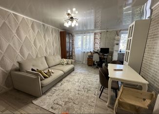 Продается 3-ком. квартира, 58 м2, Калужская область, улица Дзержинского, 15