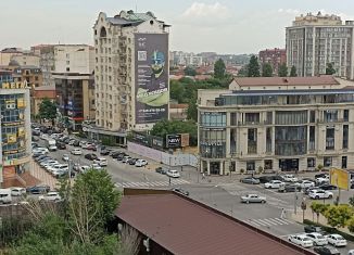 Продается 3-комнатная квартира, 120 м2, Махачкала, улица Ирчи Казака, 44, Ленинский район