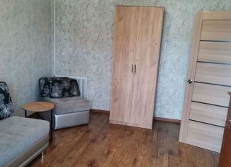 Сдаю в аренду 1-ком. квартиру, 33 м2, Екатеринбург, Орджоникидзевский район, улица 40-летия Октября, 52